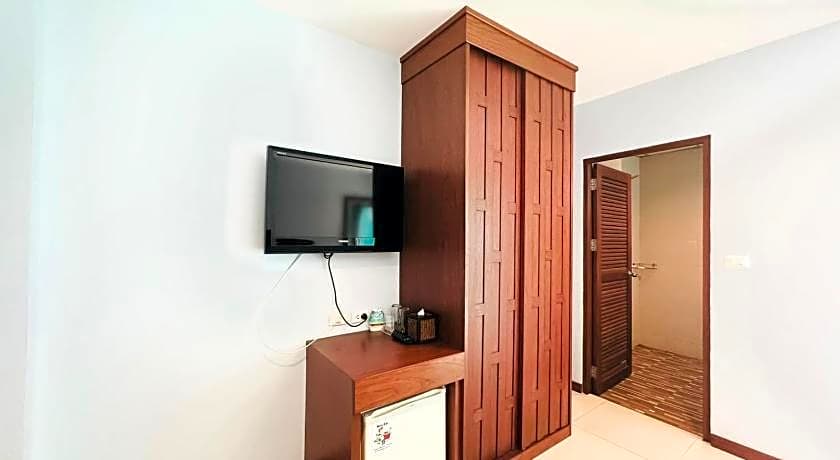 Deva Suites Patong Hotel