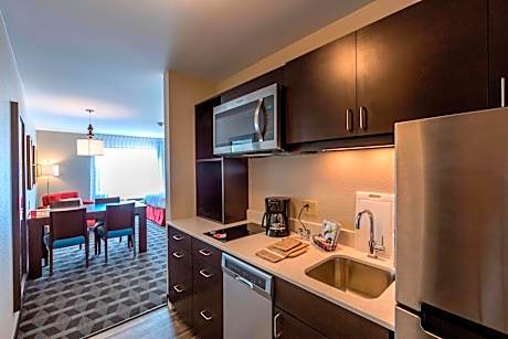 1 Bedroom Suite, 1 Queen, Sofa bed