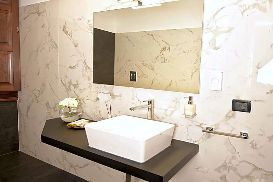 Palace Eight - Suites & Spa