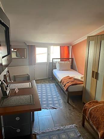 Triple Apartment with Terrace - Annex