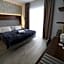 8room hotel