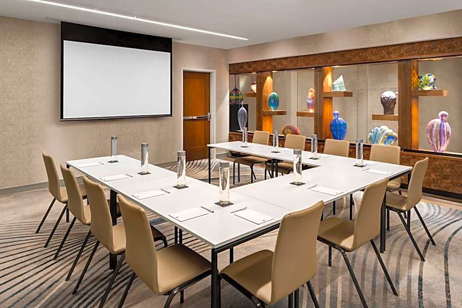 Glass Light Hotel & Gallery, Autograph Collection