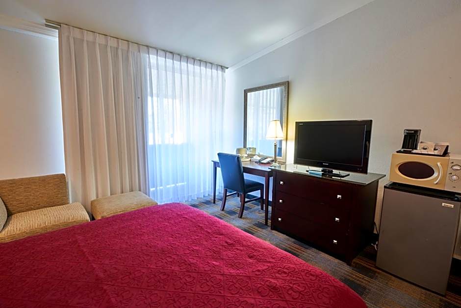 Riverview Inn & Suites