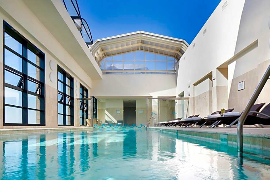 Starhotels Grand Milan