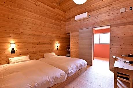 Twin Room with Shower