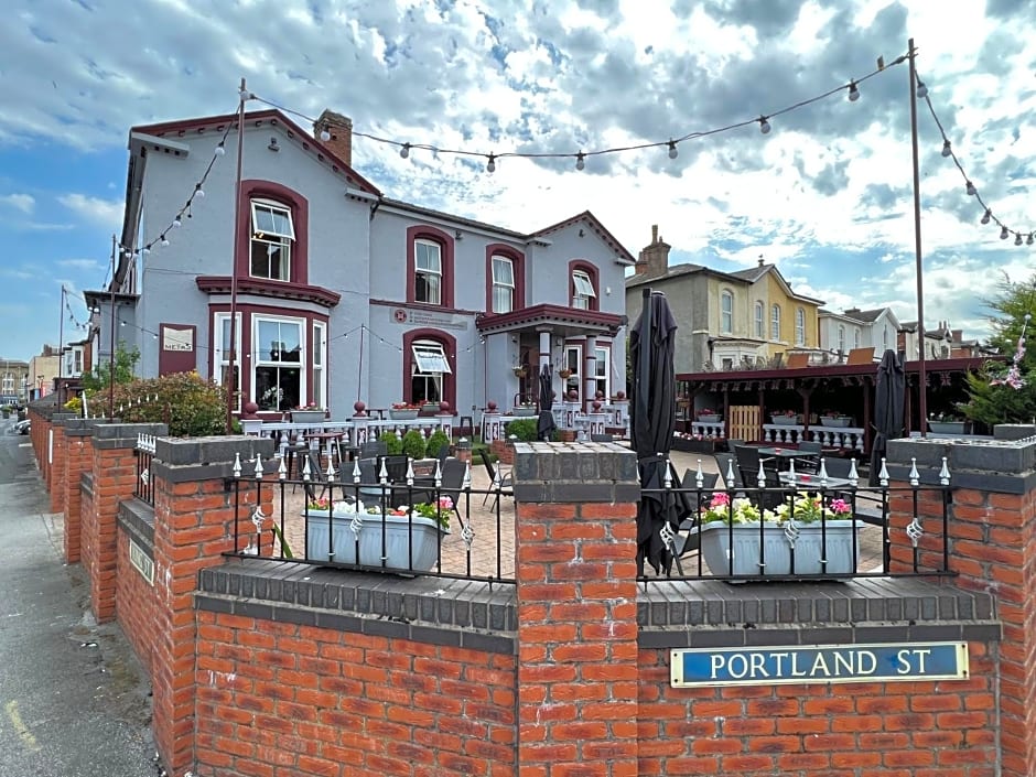 Southport Metro Hotel