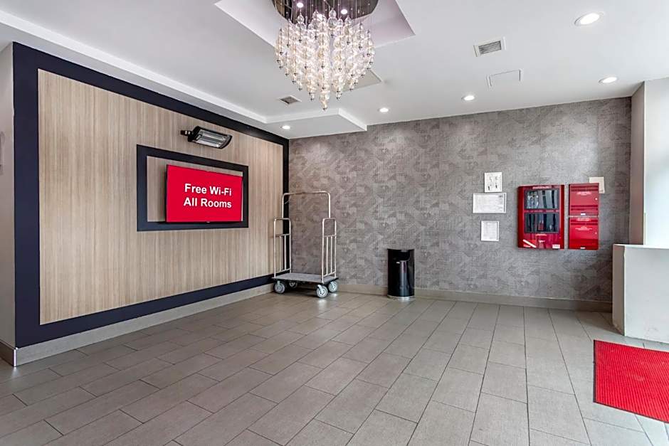 Red Roof PLUS Brooklyn - Flatbush Ave