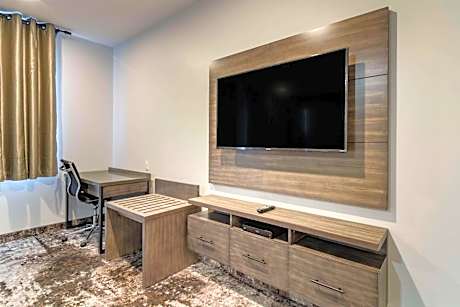 King Room - Non-Smoking