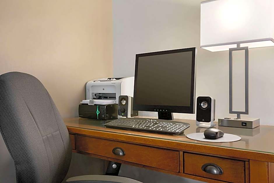 Travelodge Suites by Wyndham New Glasgow