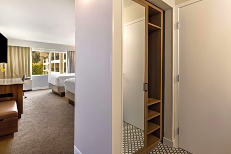 Deluxe Room, 2 Queen Beds