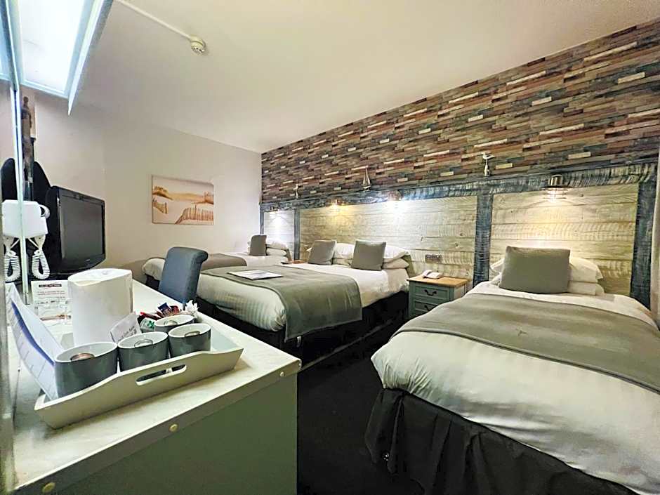 Inn On The Prom At The Fernlea Hotel