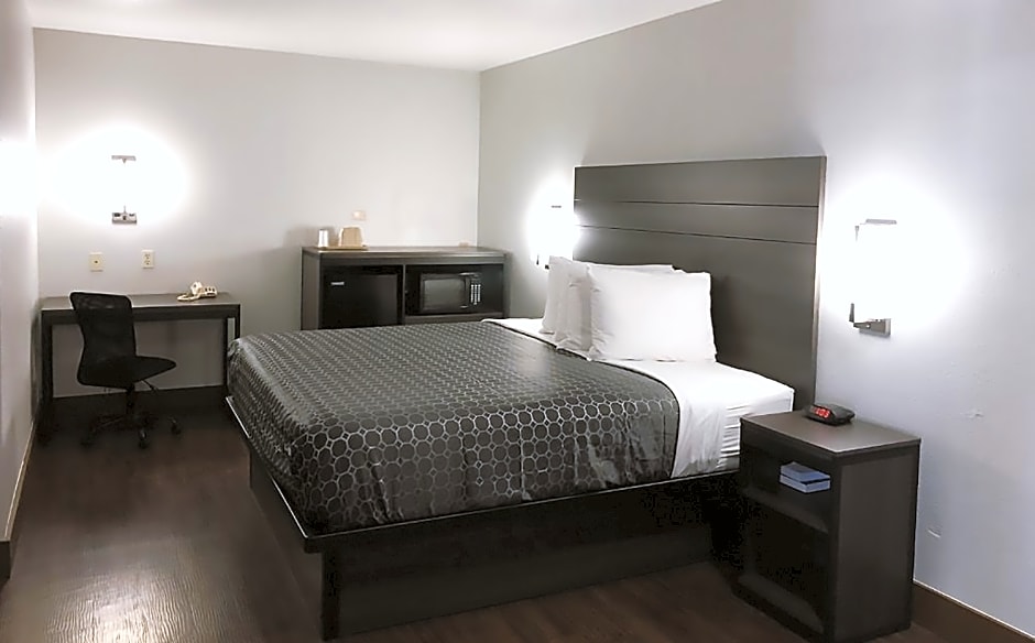 Sky Palace Inn By Jasper Near AT & T Center