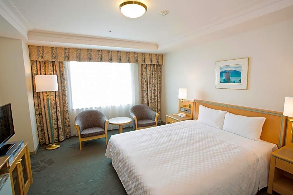 Photo 1 of 10 of Standard 1 Queen Bed