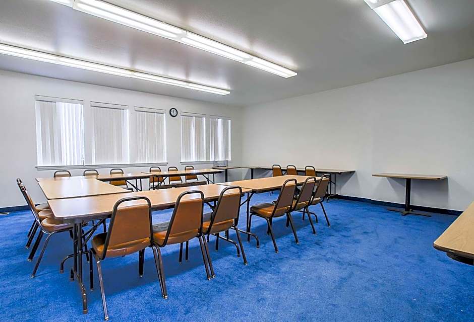 Motel 6-Coos Bay, OR