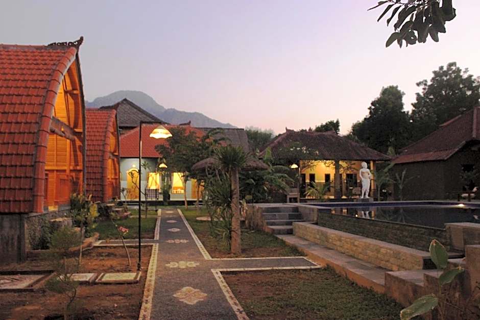 Kubu Padi Wooden House