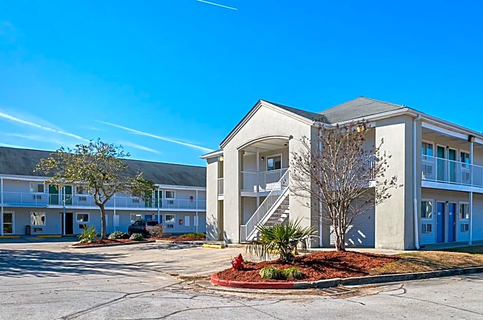 Motel 6-Bay Saint Louis, MS