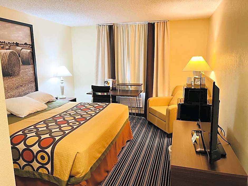 Super 8 by Wyndham Dodge City