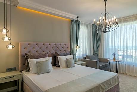 Double Room with Balcony and Sea View - Free Parking