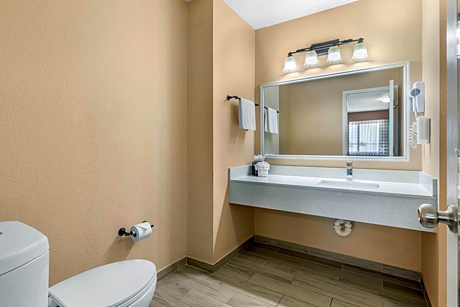 Quality Inn & Suites Plano