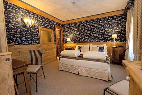 Junior Suite with Spa Access