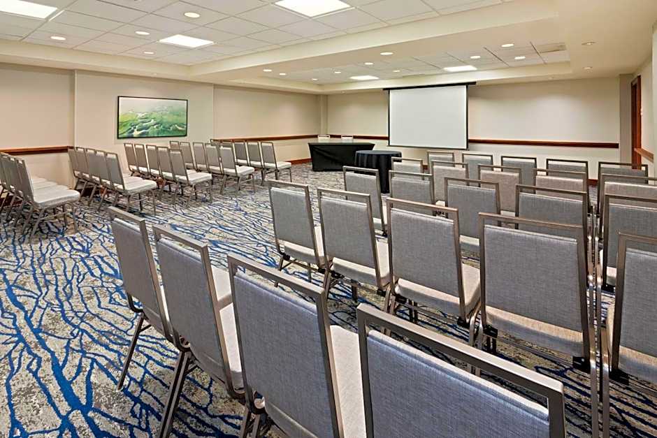 Embassy Suites By Hilton Hotel Tampa-USF/Near Busch Gardens