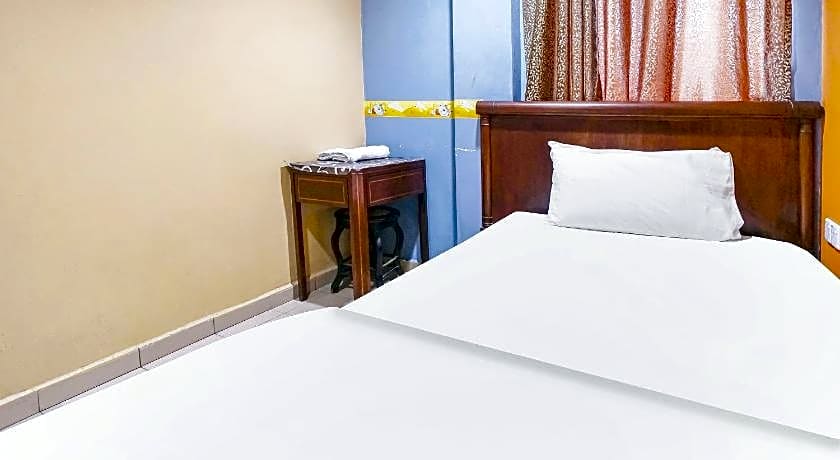 OYO 90486 New Station Hotel