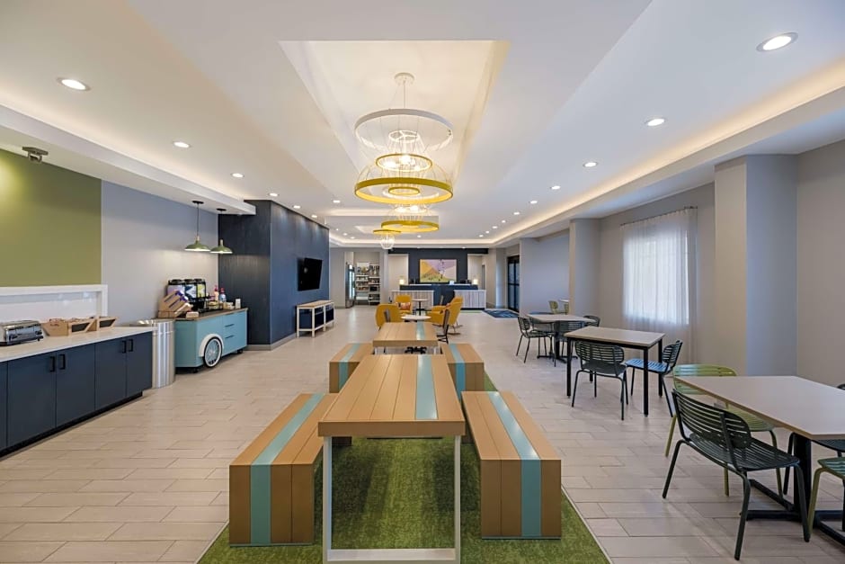 Spark by Hilton Midland South