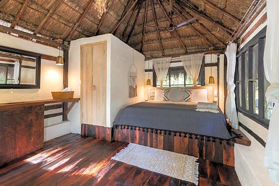 Villa Santuario Lake front Oasis