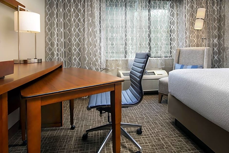Courtyard by Marriott Tacoma Downtown