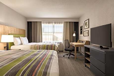 Queen Room with Two Queen Beds and Roll-In Shower - Non-Smoking