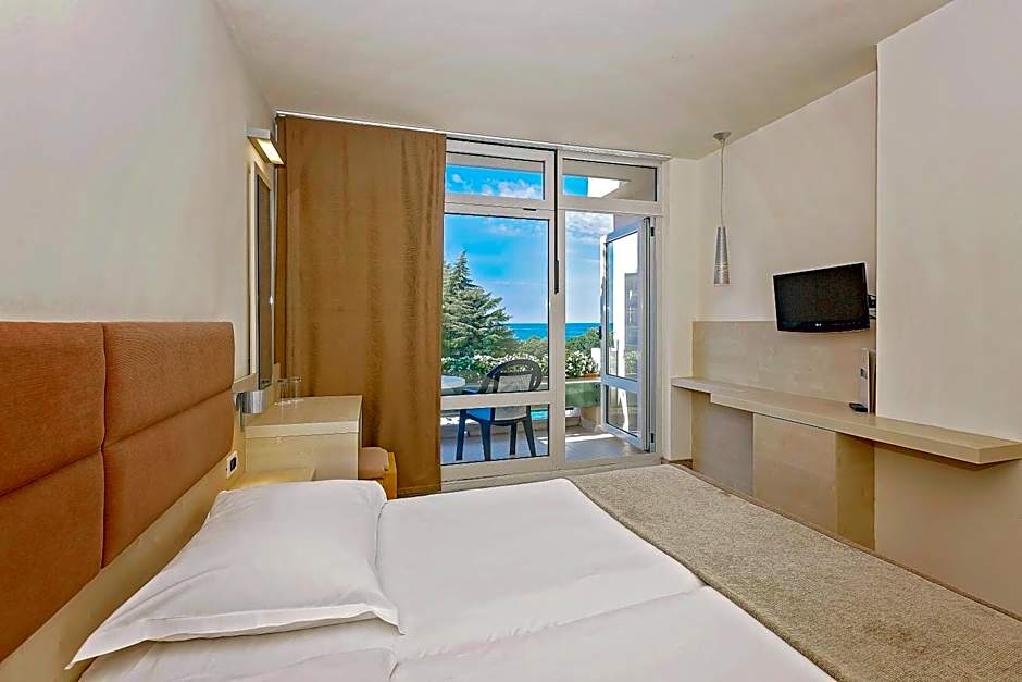 Hotel Mediteran Plava Laguna