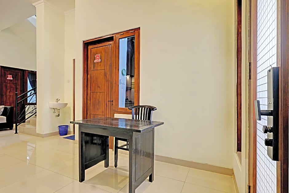 OYO Life 92935 Ayu Kost Eksklusif