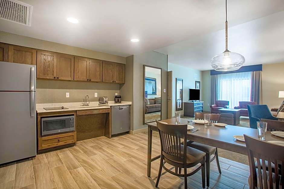 Homewood Suites By Hilton Salina/Downtown, Ks