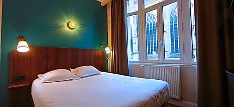 STANDARD DOUBLE ROOM