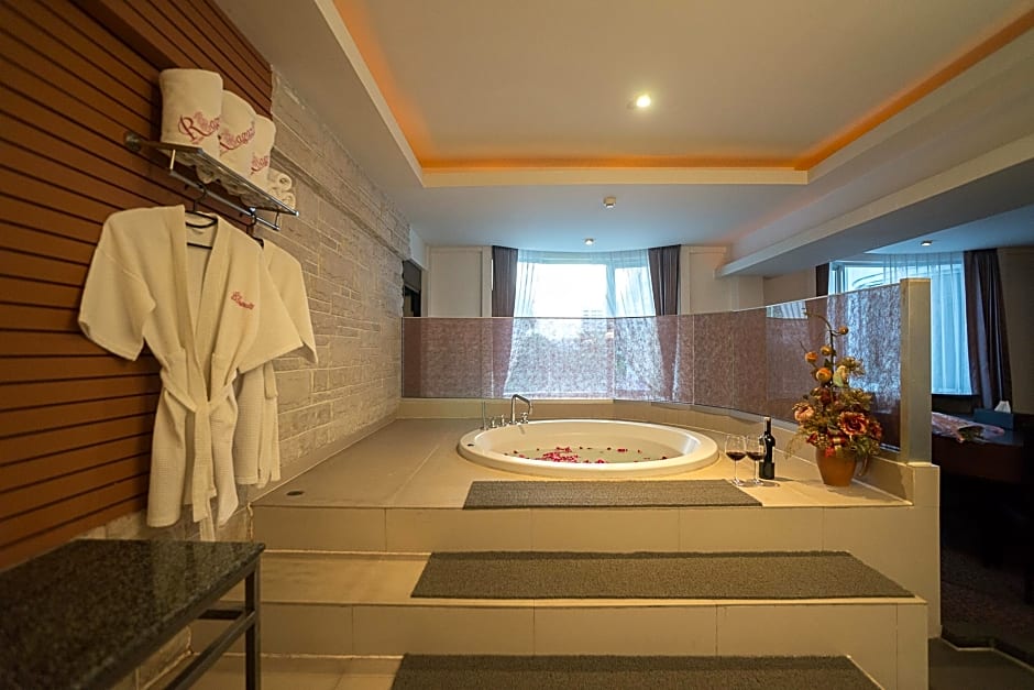 Kiss Gardenhome Chic Hotel