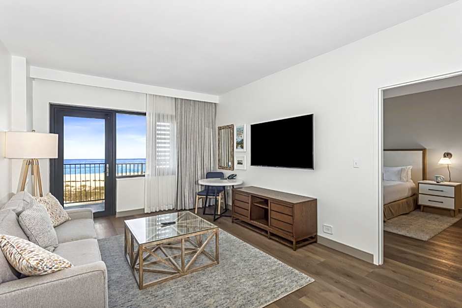 Photo 1 of 7 of 1 King Bed, Hearing Accessible, Gulf front