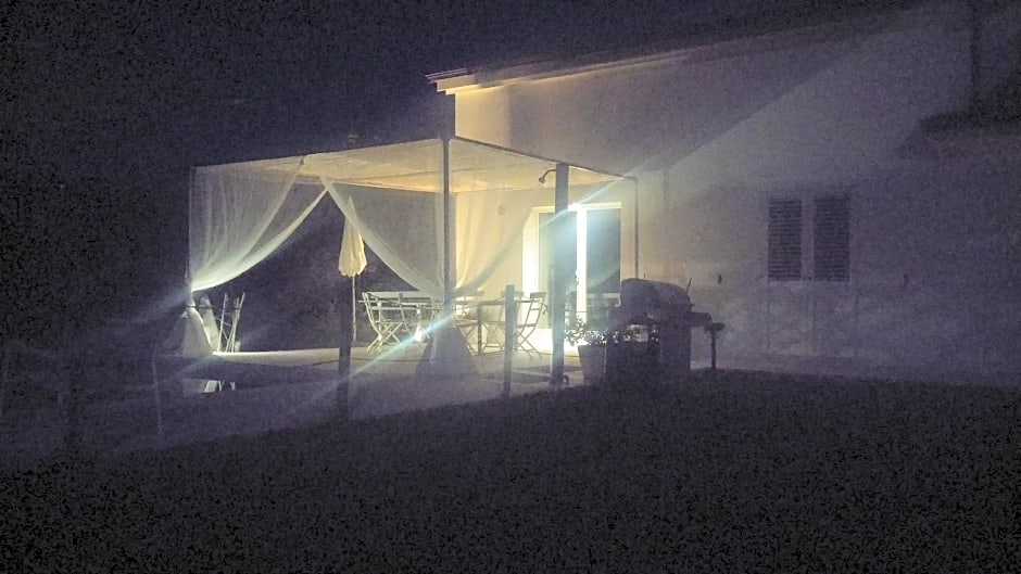 Hillside Villa with Swimming Pool and Jacuzzi - Frasassi Caves