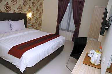 Hersya Front One Inn Surabaya