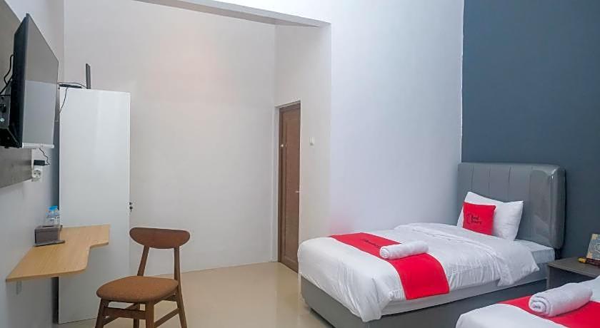 RedDoorz Syariah near UNIMUS Semarang