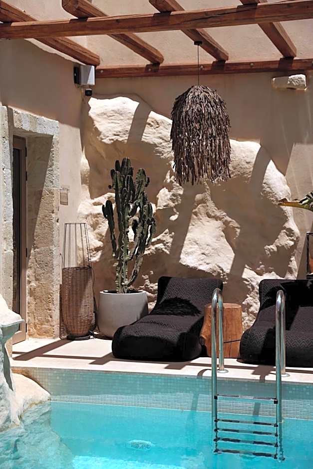 Manili Boutique Suites & Villas