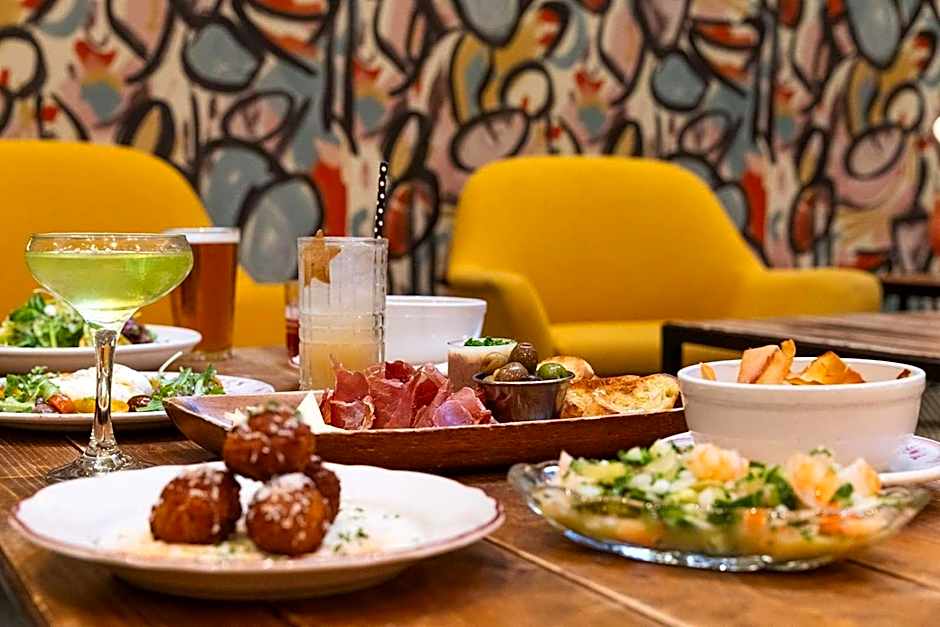 Motto by Hilton Washington DC City Center