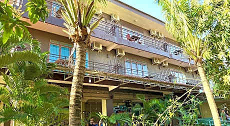 River Dolphin Hotel