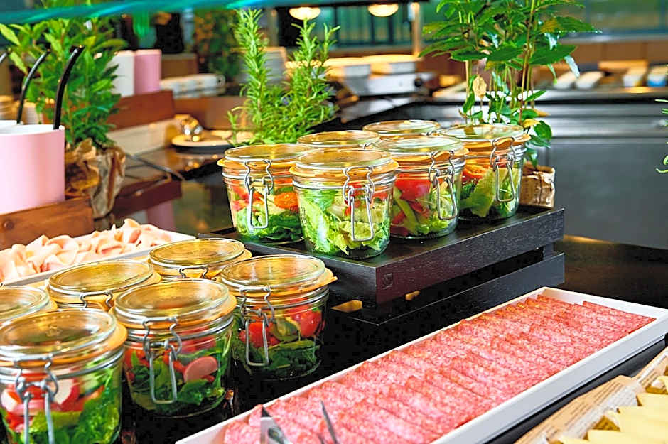 Sound Garden Hotel Airport