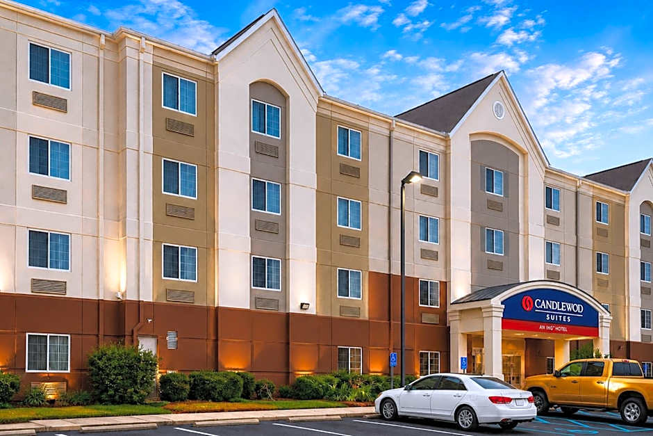 Candlewood Suites Pearl By IHG