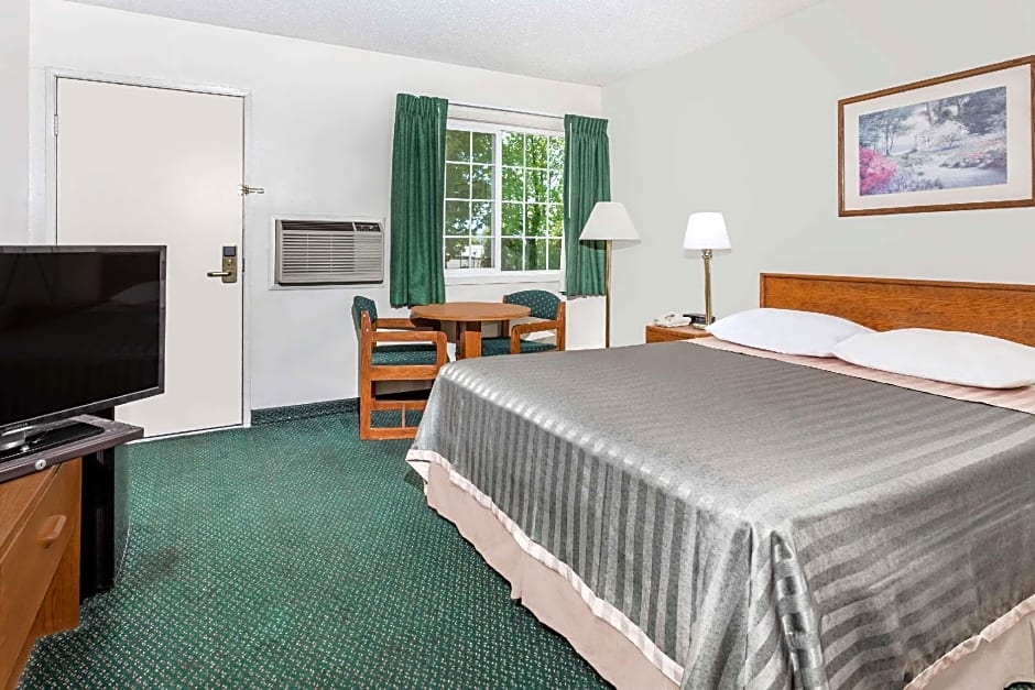 Travelodge by Wyndham Grants Pass