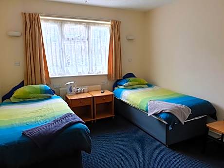 Twin Room with Bathroom