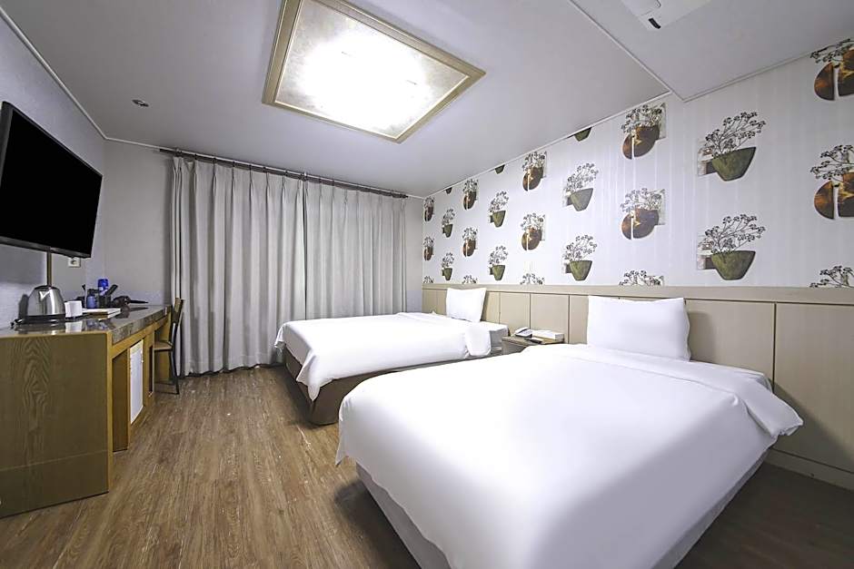 Jungmoon City Hotel & J-hill Hotel