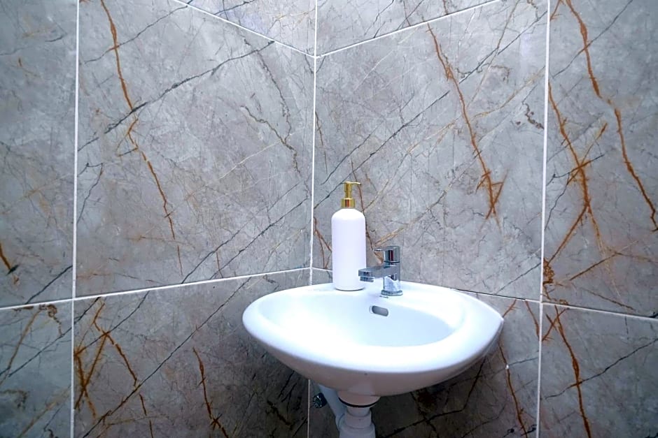 RedDoorz near Tentrem Mall Semarang