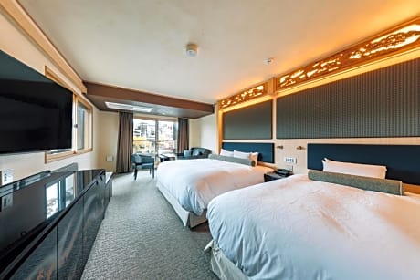 Corner Premium Twin Room with River View