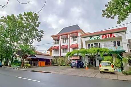 Rizh Garden Family Hotel                                                                  